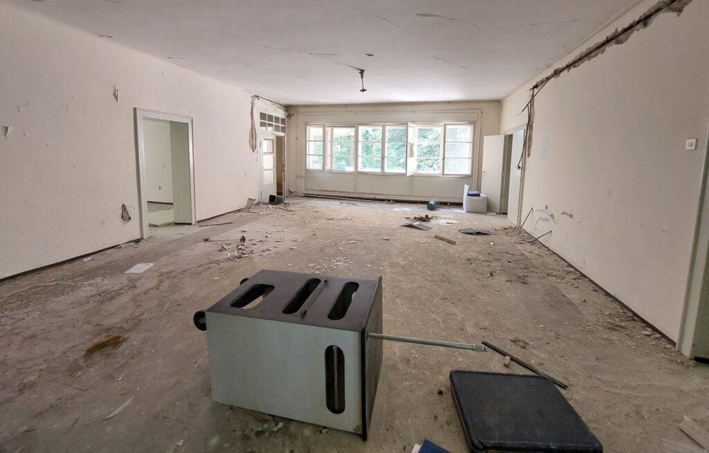 napusteni-institut-za-tuberkulozu-filmski-kadrovi-u-reziji-prirode Napušteni Institut za tuberkulozu - filmski kadrovi u režiji prirode